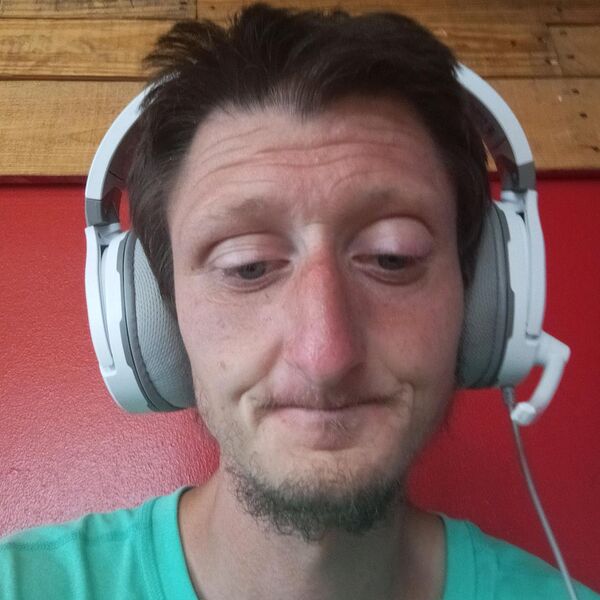 File:@daniellarsonmodel pfp.jpeg