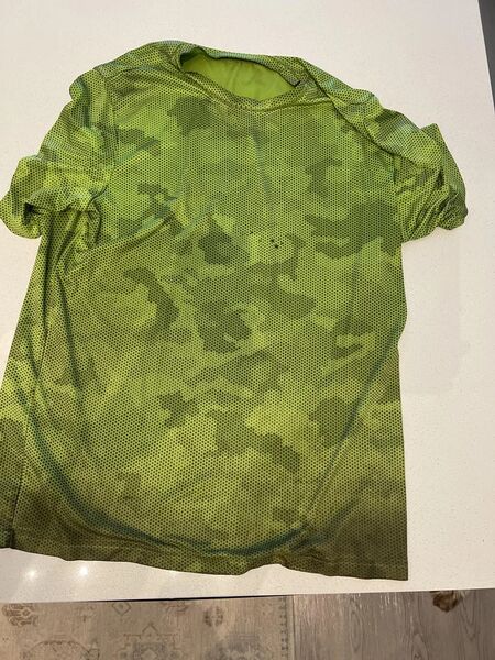 File:Daniel Holding Green Shirt.jpg